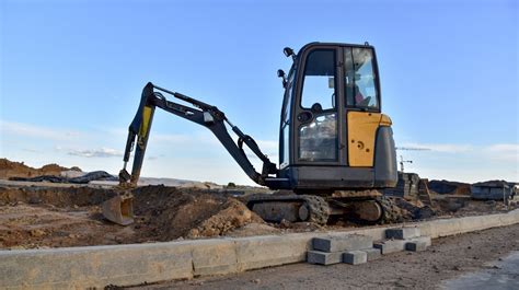 mini digger hire hervey bay|mini excavators fraser coast.